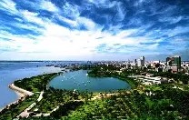AYX爱游戏中国-粤西雷霆队鏖战漓江金雕队，击剑常规赛击败，替补奇兵立功。赛场纪律更严谨