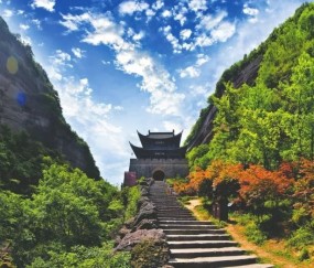 爱游戏体育app下载-包含马拉松夜战:剑门飞鹰队绝杀江畔犀牛队,速度优势明显临场应变见真章的词条