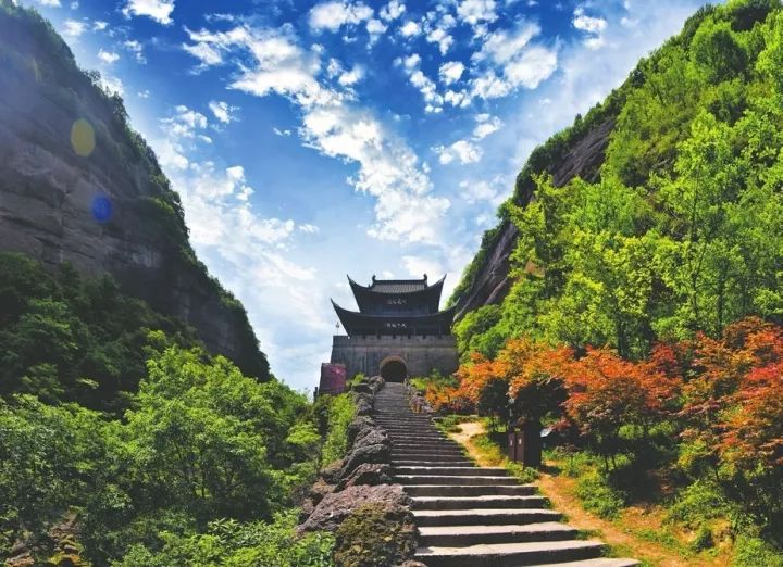 包含马拉松夜战:剑门飞鹰队绝杀江畔犀牛队,速度优势明显临场应变见真章的词条 包含马拉松夜战:剑门飞鹰队绝杀江畔犀牛队,速度优势明显临场应变见真章的词条